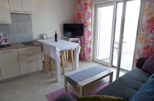Karlobag Apartment | Holiday apartment with terrace near the sea