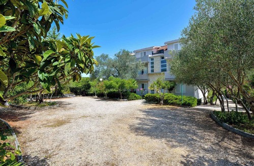 Kukljica Apartment | Holiday apartment with sea view and pool