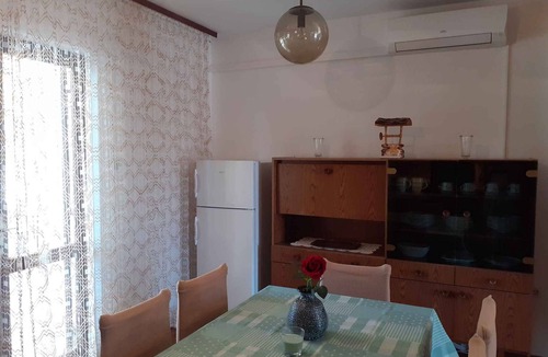 Malinska Apartment | Holiday apartment with balcony and air conditioning