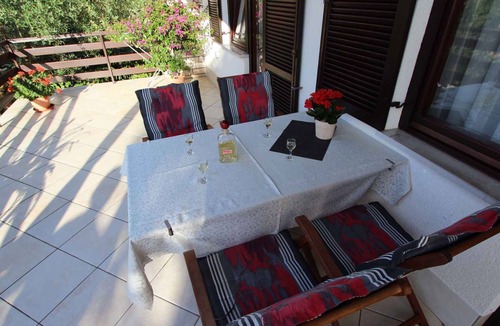 Malinska Apartment | Holiday apartment with air conditioning and terrace