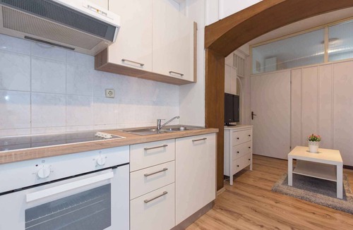 Malinska Apartment | Holiday apartment with climate and pool