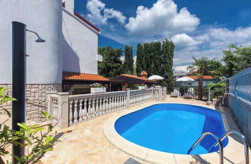 Malinska Apartment | Holiday apartment with climate and pool