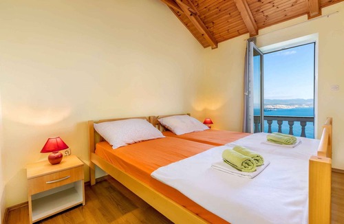 Bregi Apartment | Holiday apartment with sea view and terrace
