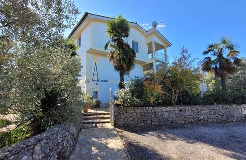 Milovcici Apartment | Holiday apartment with balcony and one bedroom