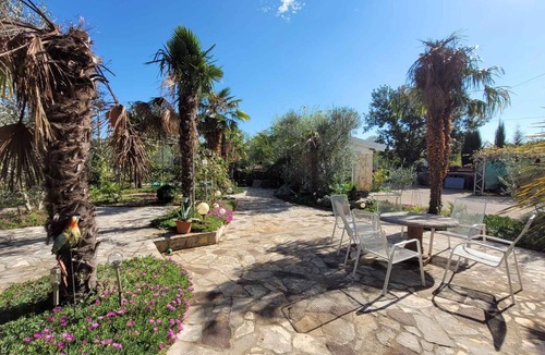 Milovcici Apartment | Holiday apartment with balcony and one bedroom