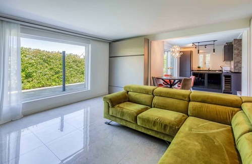 Njivice House | Holiday apartment with pool
