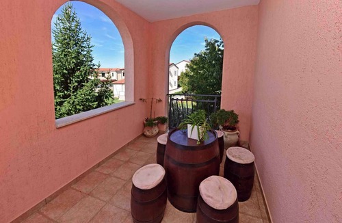 Dajla Apartment | Holiday apartment with outdoor pool