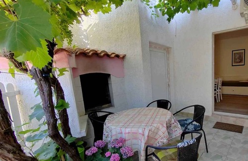 Povljana Apartment | Holiday apartment with satellite TV