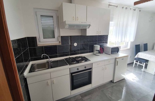 Ljubac Apartment | Holiday apartment with large terrace and barbecue