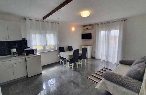 Ljubac Apartment | Holiday apartment with large terrace and barbecue