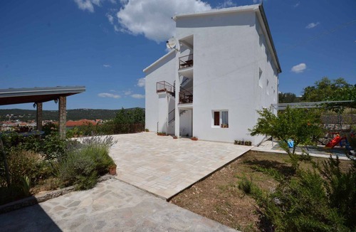 Vinisce Apartment | Holiday Apartment with Terrace and Sea View