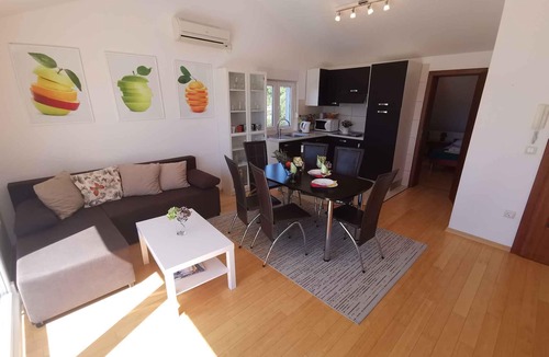 Selce Apartment | Holiday apartment with modern furniture and air conditioning