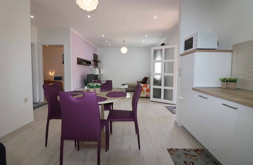 Vrvari Apartment | Holiday apartment with outdoor pool