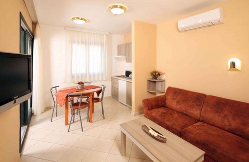 Monterol Apartment | Holiday apartment with outdoor pool in holiday complex