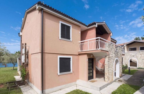Monterol Apartment | Holiday apartment with outdoor pool in holiday complex