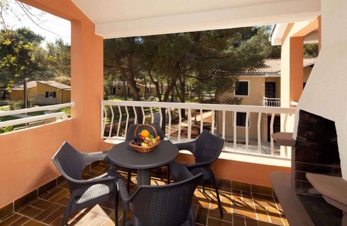 Monterol Apartment | Holiday apartment with outdoor pool in holiday complex