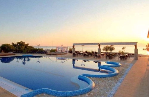 Monterol Apartment | Holiday apartment with outdoor pool in holiday complex