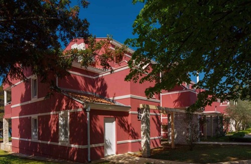 Monterol Apartment | Holiday apartment with pool