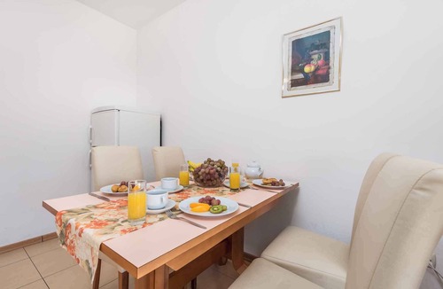 Banjol Apartment | Holiday Apartment with Pool *