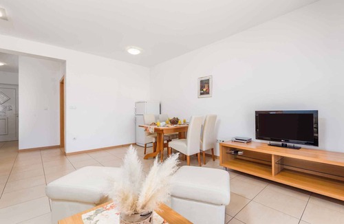 Banjol Apartment | Holiday Apartment with Pool *