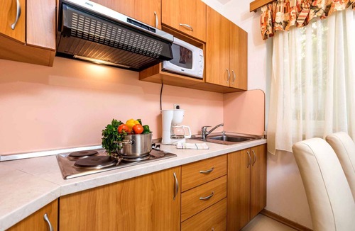 Banjol Apartment | Holiday Apartment with Pool *