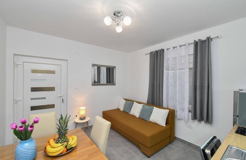 Gradac Apartment | Holiday apartment with private parking