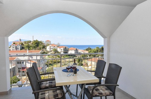 Gradac Apartment | Holiday apartment with private parking