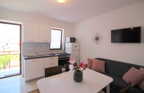 Brulo Apartment | Holiday apartment with sea view from the balcony