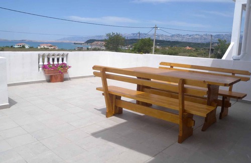 Ljubac Apartment | Holiday apartment with terrace and air conditioning