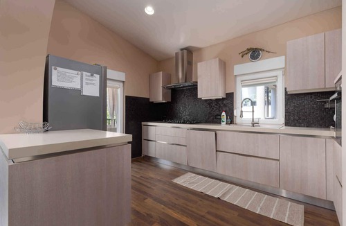 Vrvari Apartment | Holiday apartment with terrace