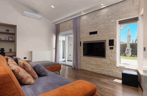 Vrvari Apartment | Holiday apartment with terrace