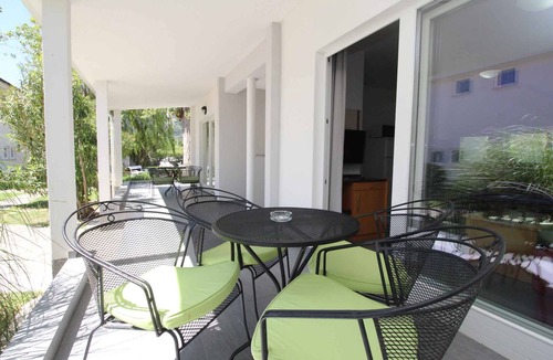 Baska Apartment | Holiday apartment with terrace near the beach