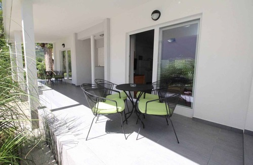 Baska Apartment | Holiday apartment with terrace near the beach