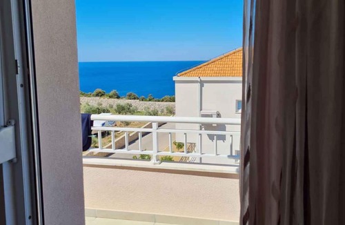 Popovici Apartment | Holiday apartment With terrace and air conditioning