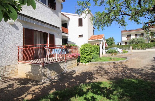 Porec Apartment | Holiday apartment with terrace and air conditioning