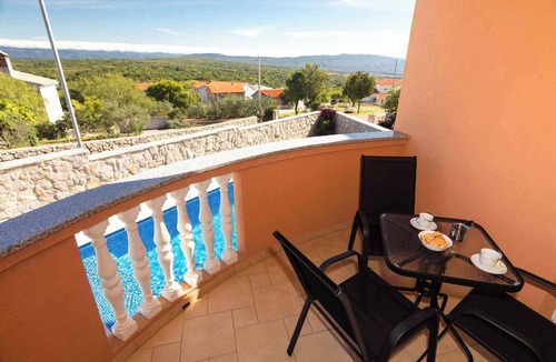Salatic Apartment | Holiday apartment with use of pool
