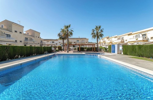 Puerto Marino House | Holiday Bungalow Desired Track close to the Sea with Shared Pool & Wi-Fi