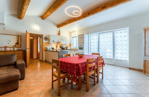 Laval-Saint-Roman House | Holiday Cottage "Mas de la Ravine chez Juju" with Shared Pool, Wi-Fi & Air Conditioning