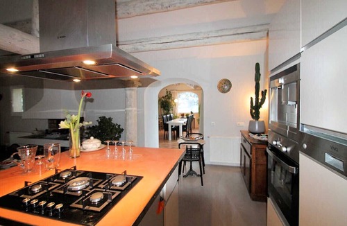 Cucuron House | Holiday cottage in Cucuron, Luberon, intimate plot, pool, pets allowed