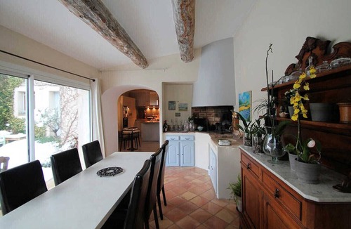 Cucuron House | Holiday cottage in Cucuron, Luberon, intimate plot, pool, pets allowed