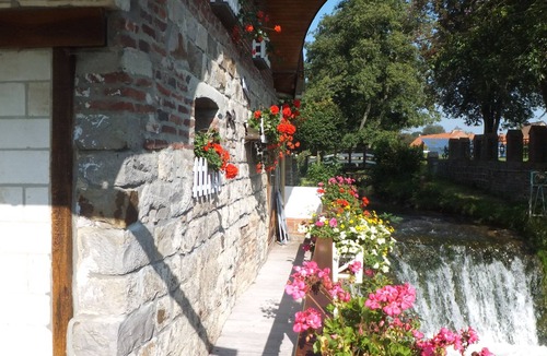 Eps House | holiday cottage rental for 4 to 5 people