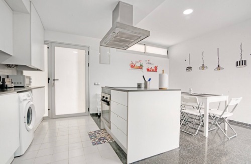 Albalat dels Tarongers House | Holiday Home "Albalat Tarongers" with Private Terrace, Balcony & Wi-Fi