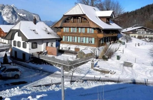 Hondrich Ski Chalet | Holiday flat Haus Itten cosy and rustic