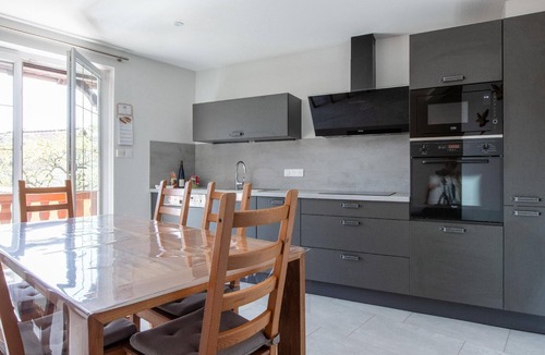 Itterswiller House | Holiday flat "Haydi" with terrace