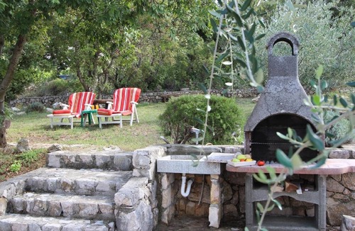 Klimno House | Holiday flat "Kamenar 2" near the beach