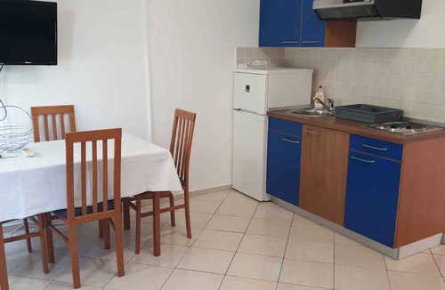 Pirovac Apartment | Holiday flat with barbecue and air conditioning