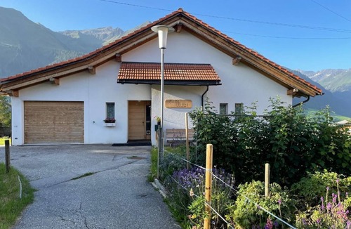 Lumnezia Apartment | Holiday flat with mountain view