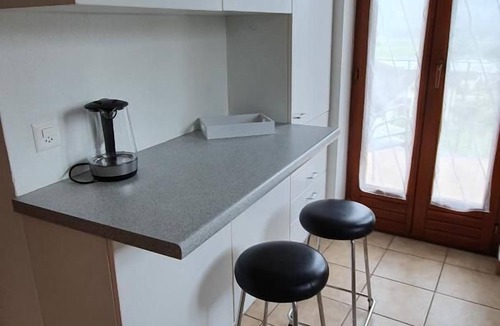 Gordola Apartment | Holiday flat with mountain view