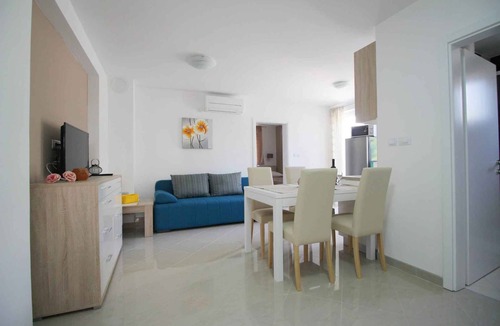 Baska Apartment | Holiday flat with shared pool and barbecue