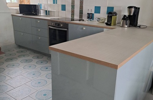 Beaumont-du-Perigord House | Holiday Home 'Cottage Blanc' with Shared Terrace and Wi-Fi